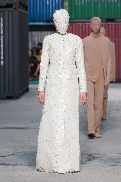 Look 8